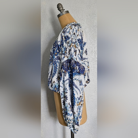 FARM Rio Blue and White Floral Womens Ana Tapestry Ruffle Blouse Size L - Picture 8 of 16
